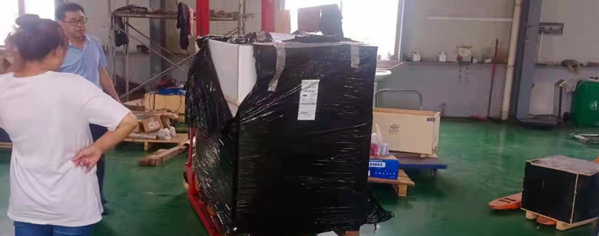 意大利注塑机配件上；〗谇骞